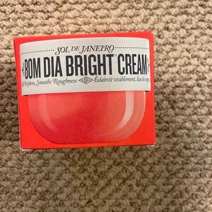 Sol de Janeiro Bom Dia Bright Cream in Bold Red